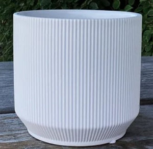 4.7" x 4.3" Matte White Ribbed Dolomite Container